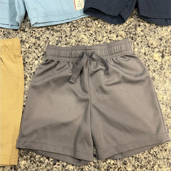 Boys 4T Short Bundle - Picture 2 of 7